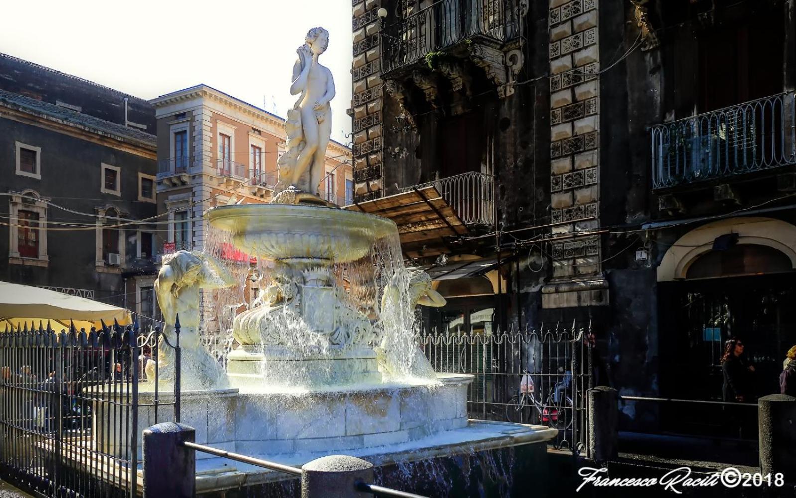 Отель Elegante Matrimoniale Clemente House Catania Centro Экстерьер фото